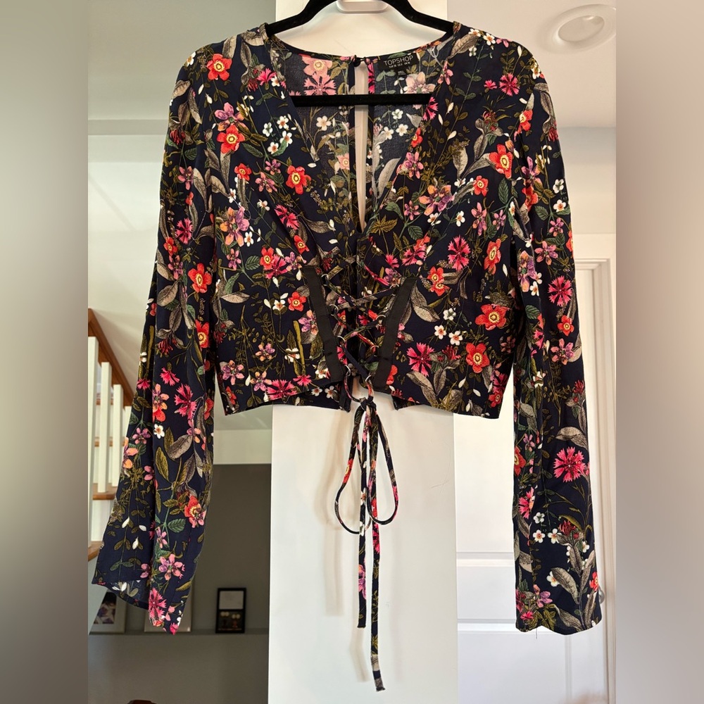 Topshop Black and Red Cropped Tie Front Blouse - Size 6